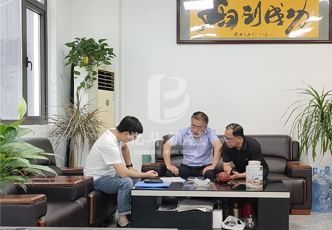 广东客户来向日葵视频色版下载机械实地考察果壳向日葵视频色板
